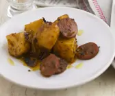 Scharfe Knoblauchwurst-Kartoffeln
