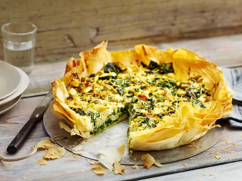 Spinatquiche mit Wurzelgemüse und Feta