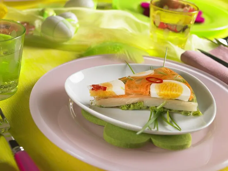 Spargelsülze mit Ei