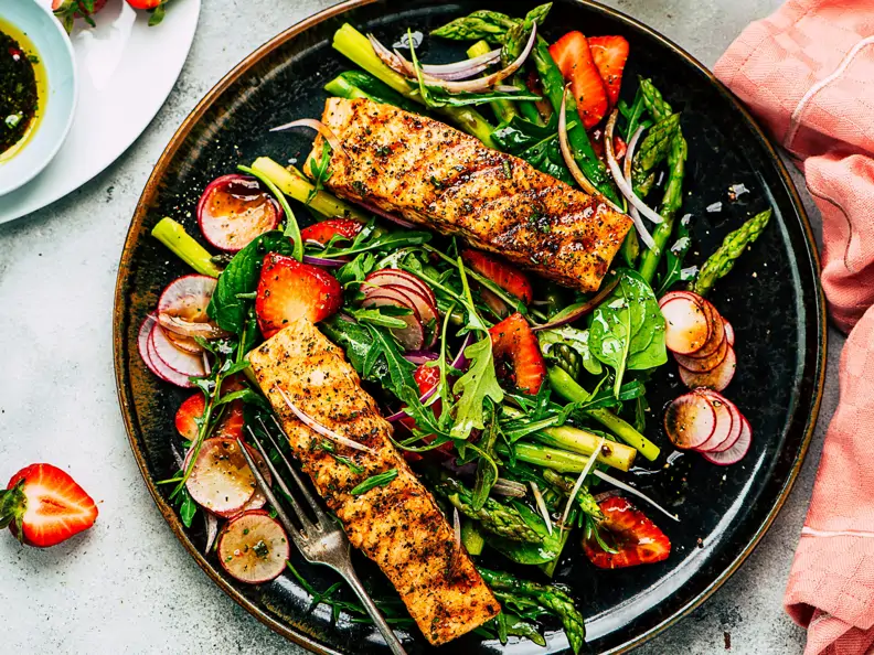 Spargelsalat mit Lachs