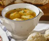 Suppe mit Grießnockerl