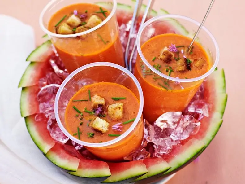Fruchtige Gazpacho mit Wassermelone