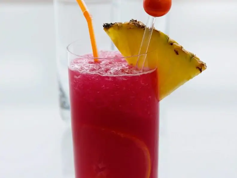 Tropischer Cocktail
