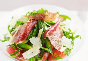 Spargelsalat mit Schinken