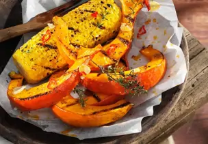 Gegrillter Mais und Kürbis