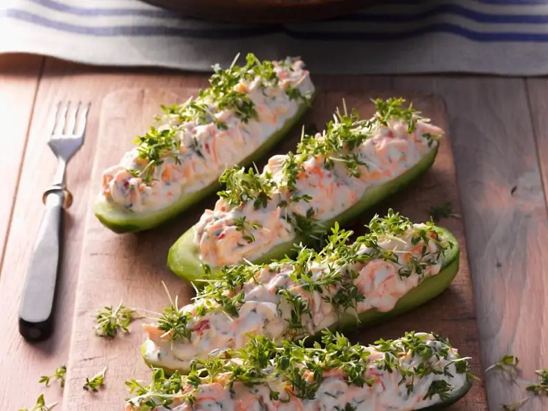 Krabbensalat auf Gurke