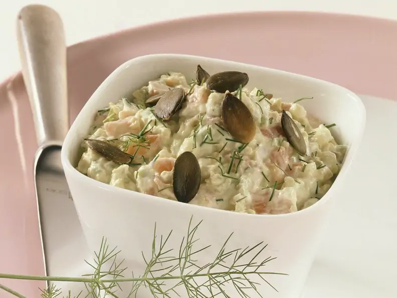 Quarkcreme mit Avocado und Lachs