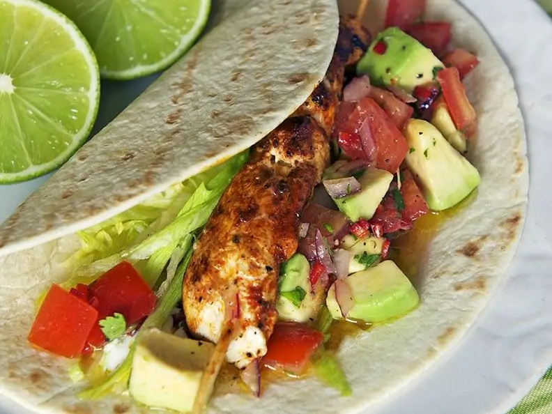 Hähnchen-Fajita mit Avocado