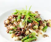 Quinosalat mit Bohnen