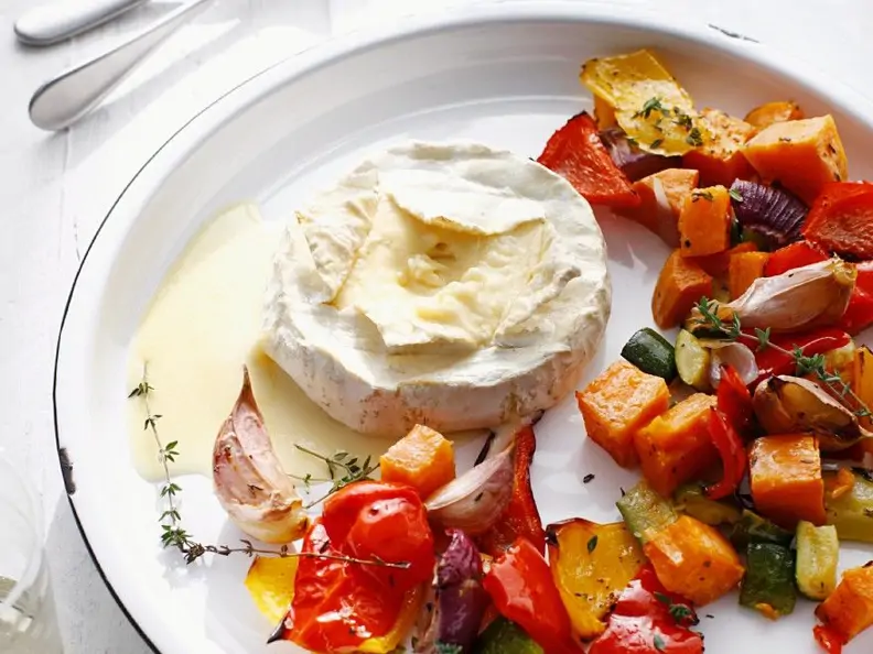 Brie mit Gemüse vom Grill