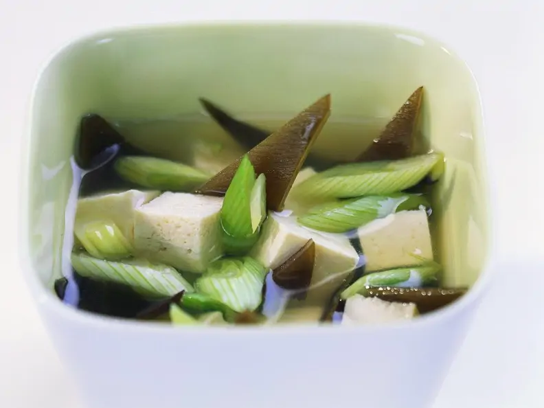 Misosuppe mit Lauch und Tofu