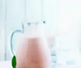Holunderblütensmoothie mit Erdbeere