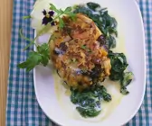 Brezelbratlinge mit Gemüse und Käsespinat