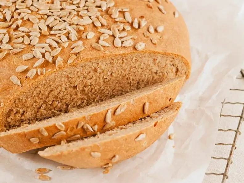 Selbst gemachtes Sonnenblumenbrot