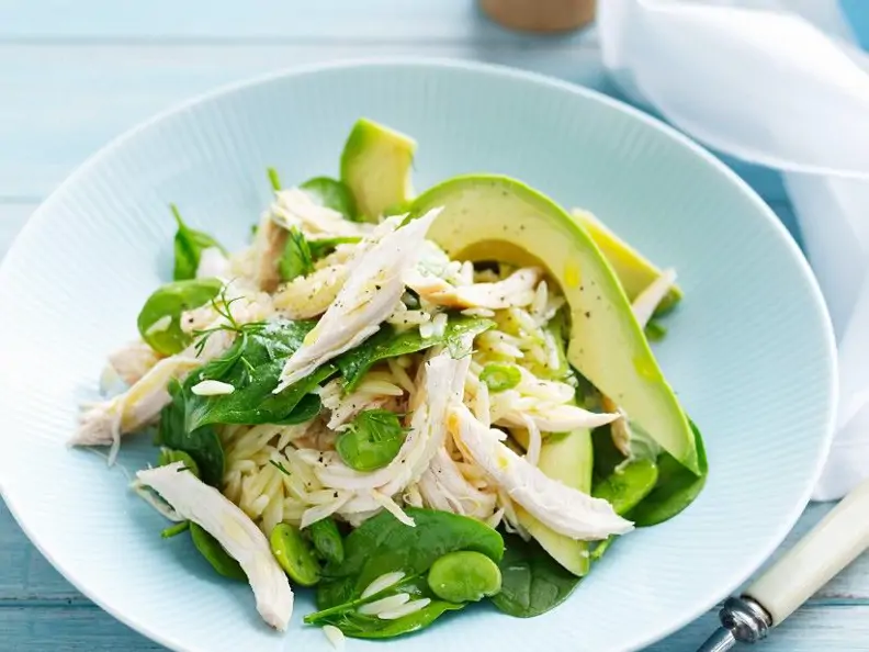 Orzo-Nudeln mit Avocado