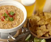 Salsa mit Dip und Tortillachips