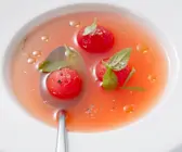 Klare Tomatensuppe (Consommé)