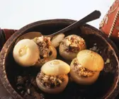 Zwiebeln gefüllt