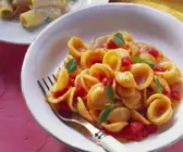 Pasta mit kalter Tomatensoße