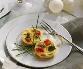 Mini-Gemüsekuchen mit Kräutersahne
