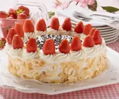 Omas Erdbeer-Sahne-Torte