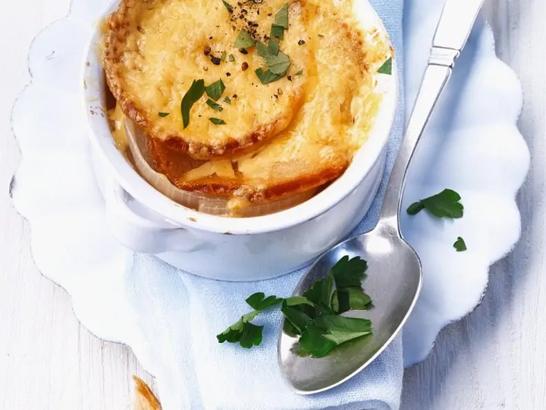 Klassische Zwiebelsuppe