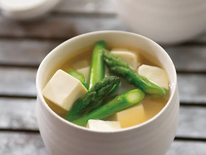 Misosuppe mit Tofu