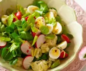 Salat mit Wachteleiern