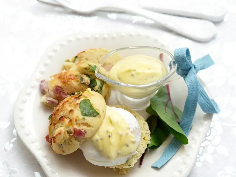 Pikante Muffins mit Ei