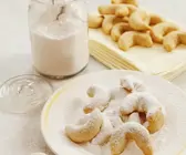 Vanillekipferl mit Dinkelmehl