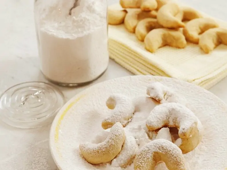 Vanillekipferl mit Dinkelmehl