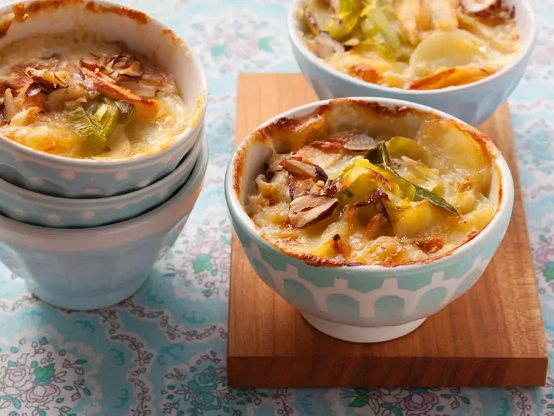 Kartoffelgratin mit Lauch und Nüssen