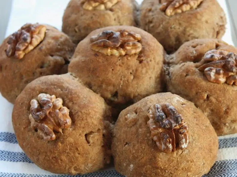 Walnussbrötchen