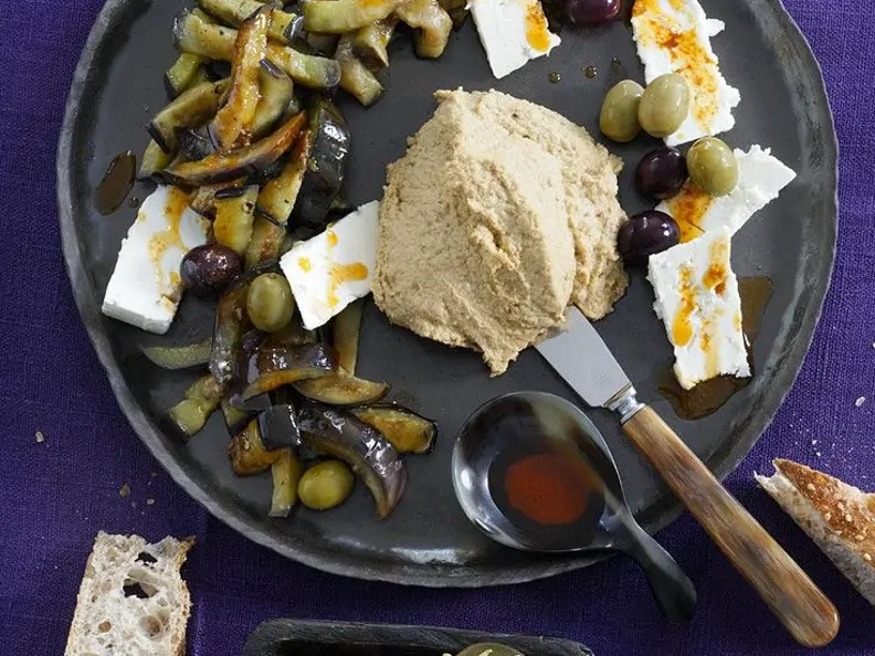 Auberginen mit Hummus nach orientalischer Art
