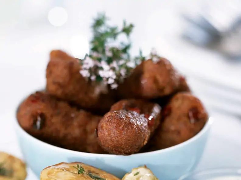 Feurige Kroketten mit Dip