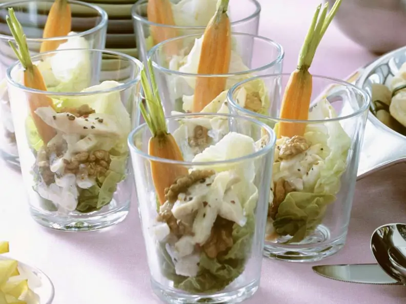 Geflügelsalat mit Nüssen