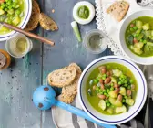 Gemüsesuppe mit Pesto