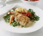 Hähnchen mit Erbsen und Möhren