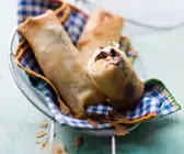 Banane im Frühlingsrollenteig gebacken