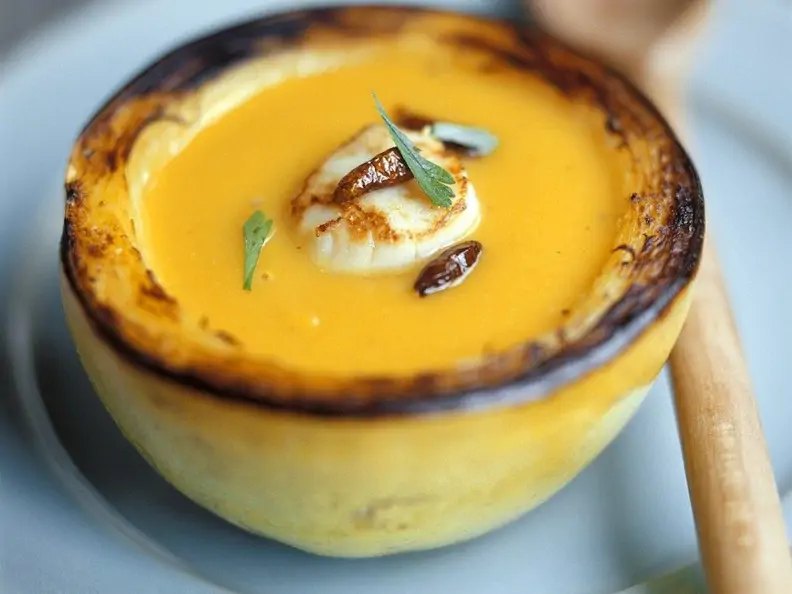 Kürbissuppe mit Fisch