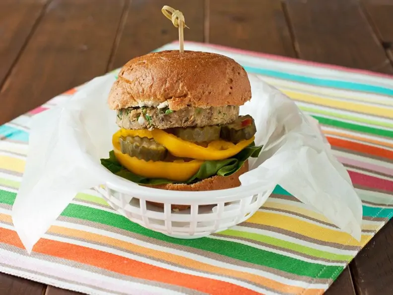 Veganer Burger mit Kichererbsenpatty