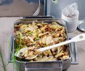 Veganes Pastagratin mit Birne und Radicchio