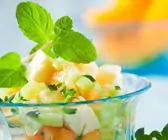 Melonen-Gurkensalat mit Feta