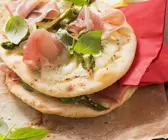 Spargel-Flammkuchen