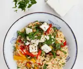Risonisalat mit Feta