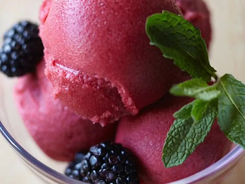 Brombeereis ohne Eismaschine