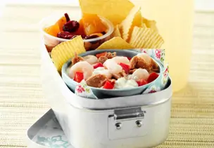 Salat mit Garnelen und Thunfisch