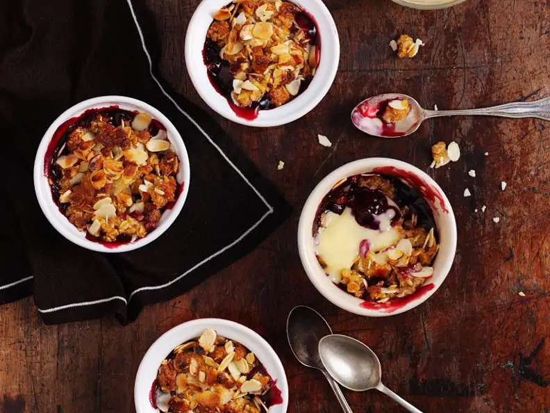 Schoko-Kirsch-Crumble
