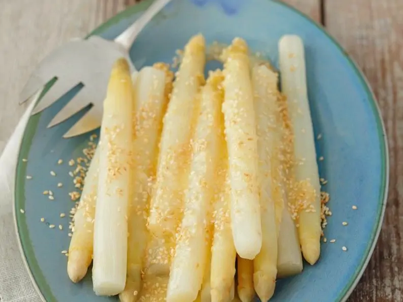 Spargel mit scharfer Zitronensauce