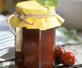 Kirschkonfitüre mit Cassislikör